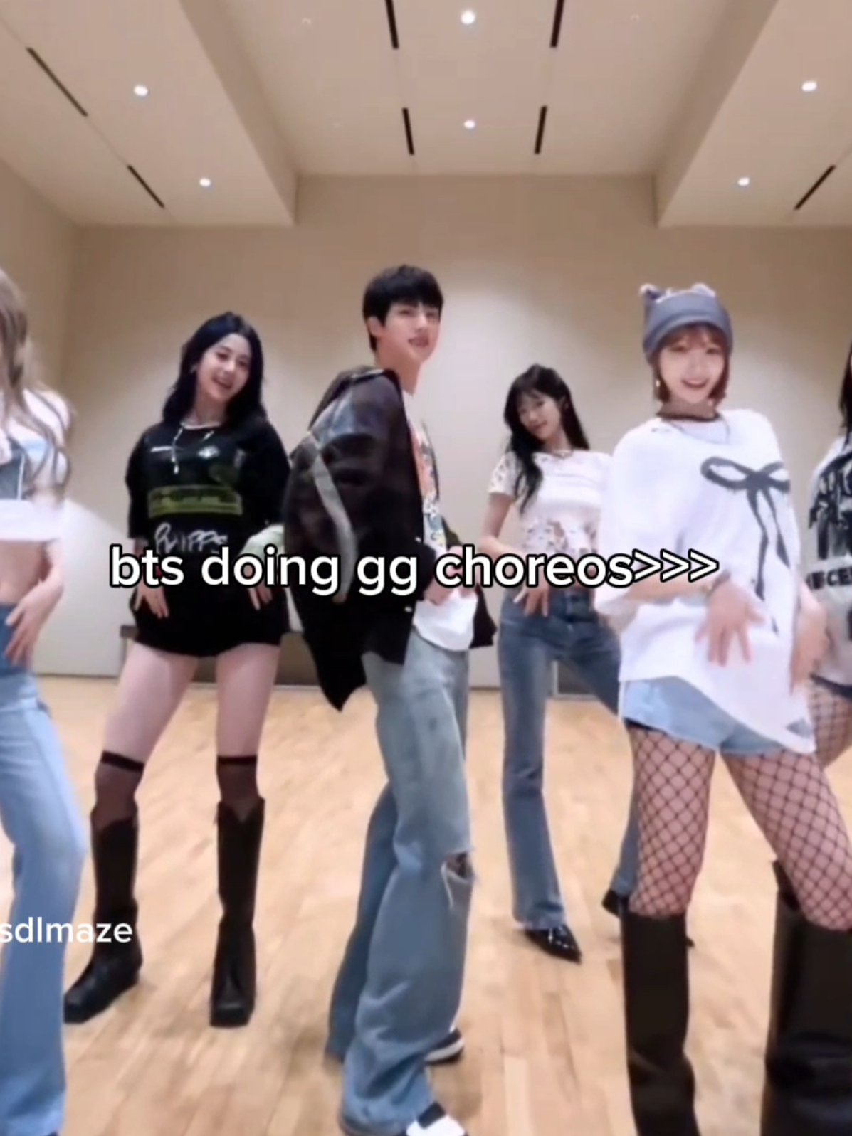 @vivi ⁷٠࣪⭑