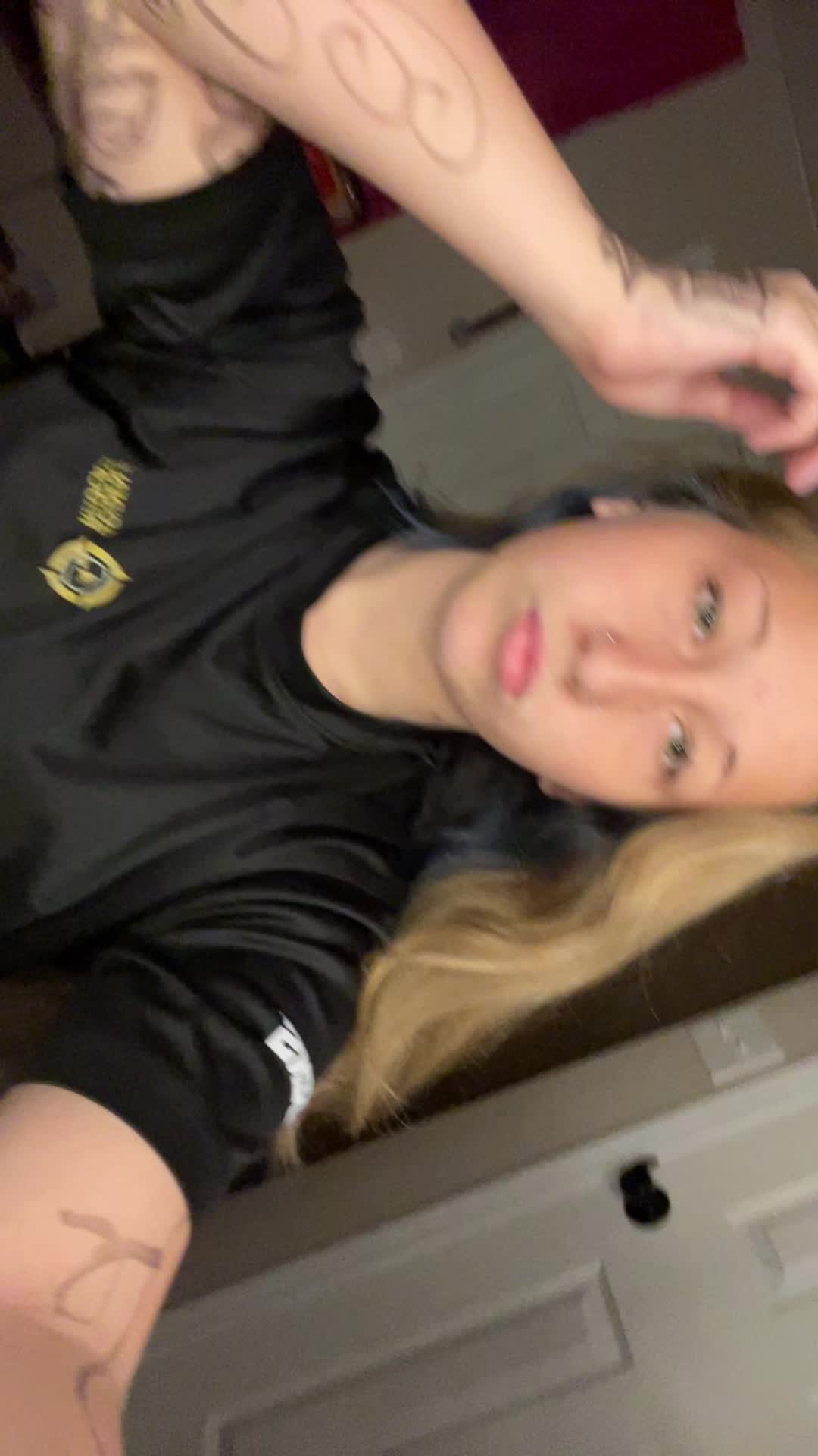 @️