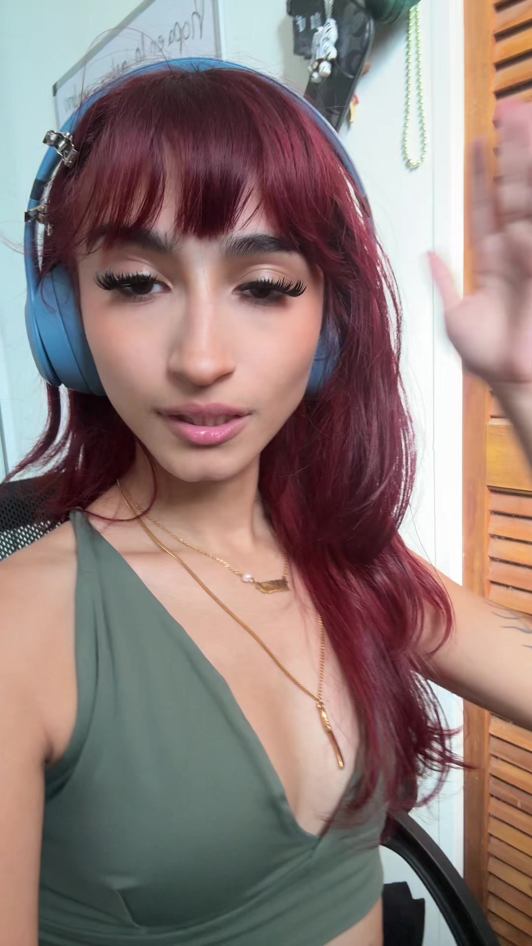 @R🧍🏽♀️