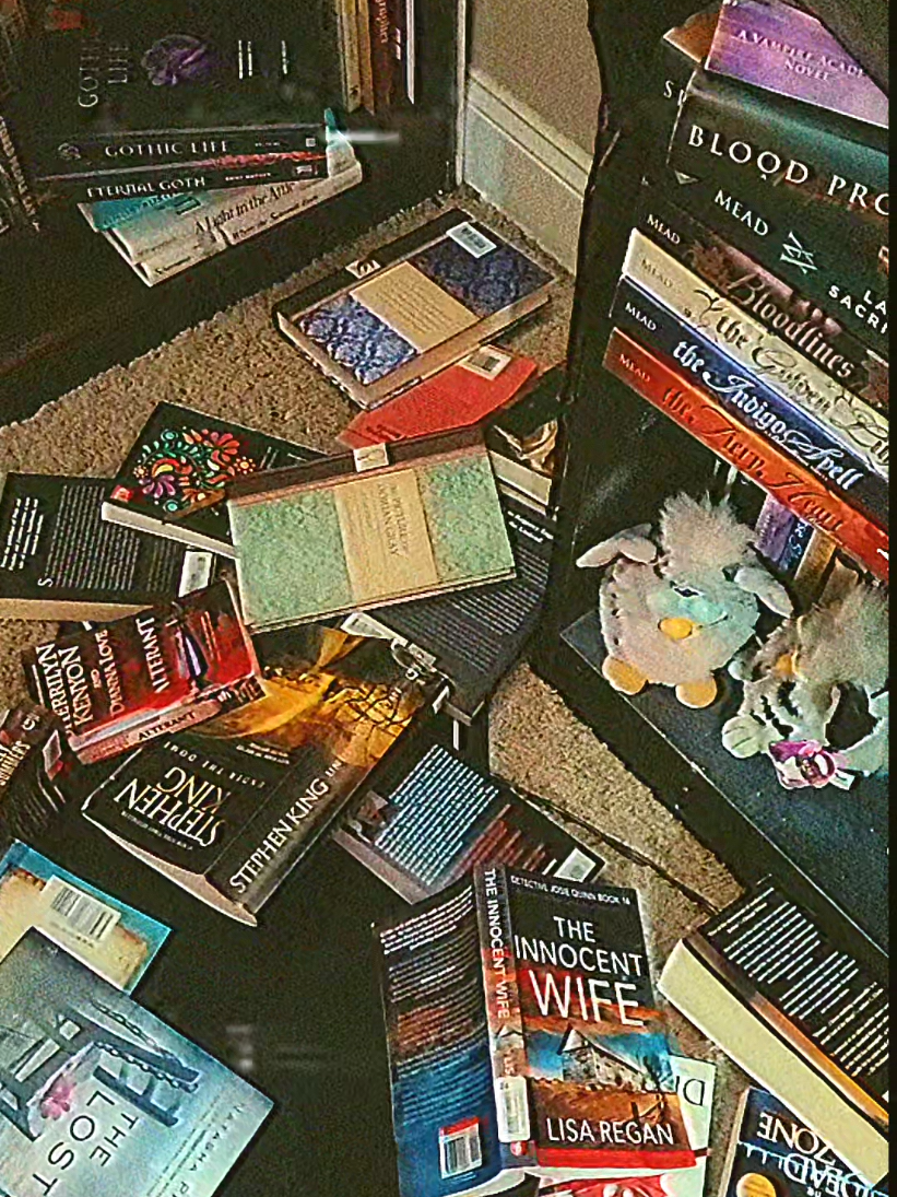 @📖 Author E.M. Moon 📖