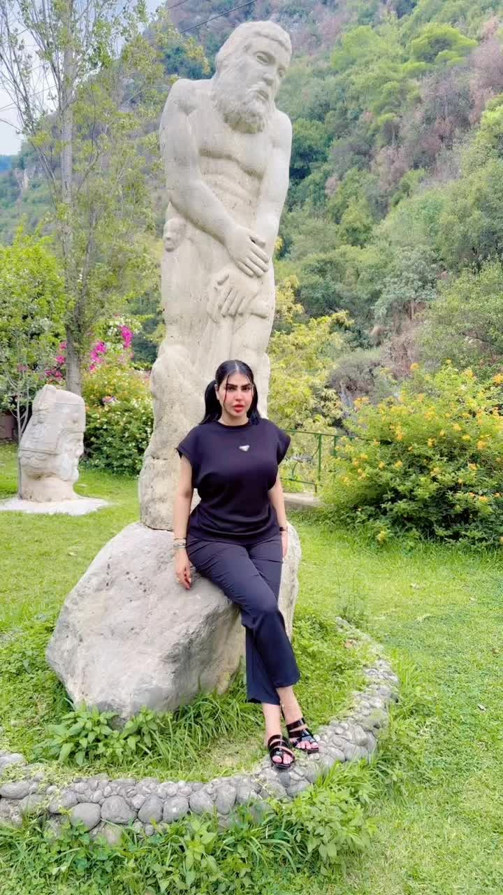@الفنانه قمر الزمان