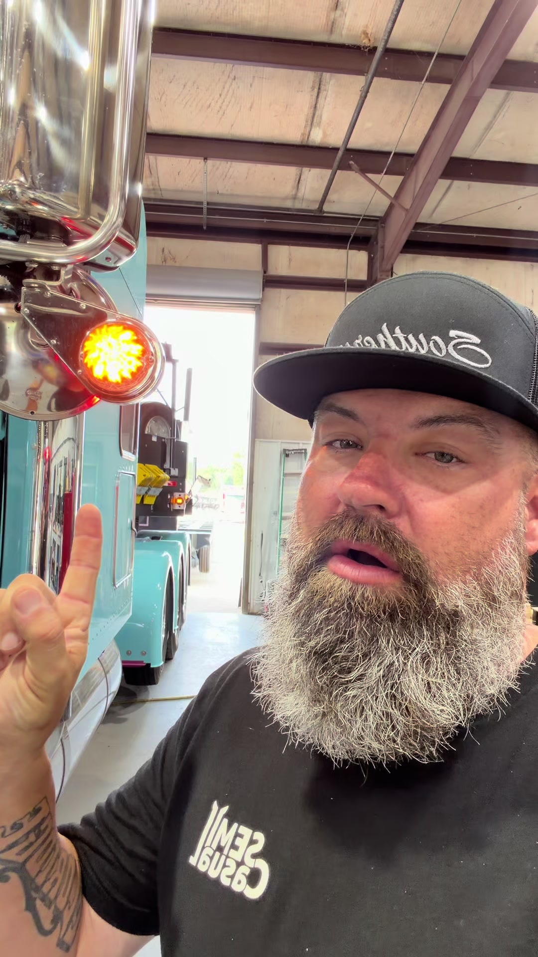 @truckshowjoe