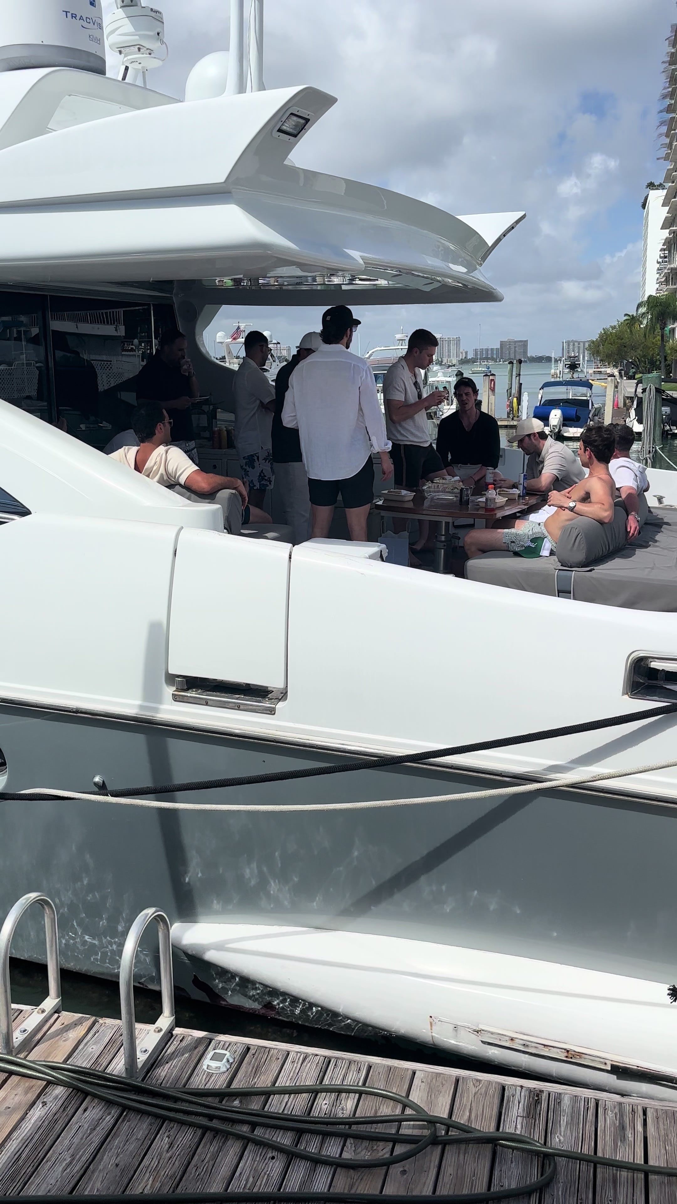 @Yachtvibesmiami