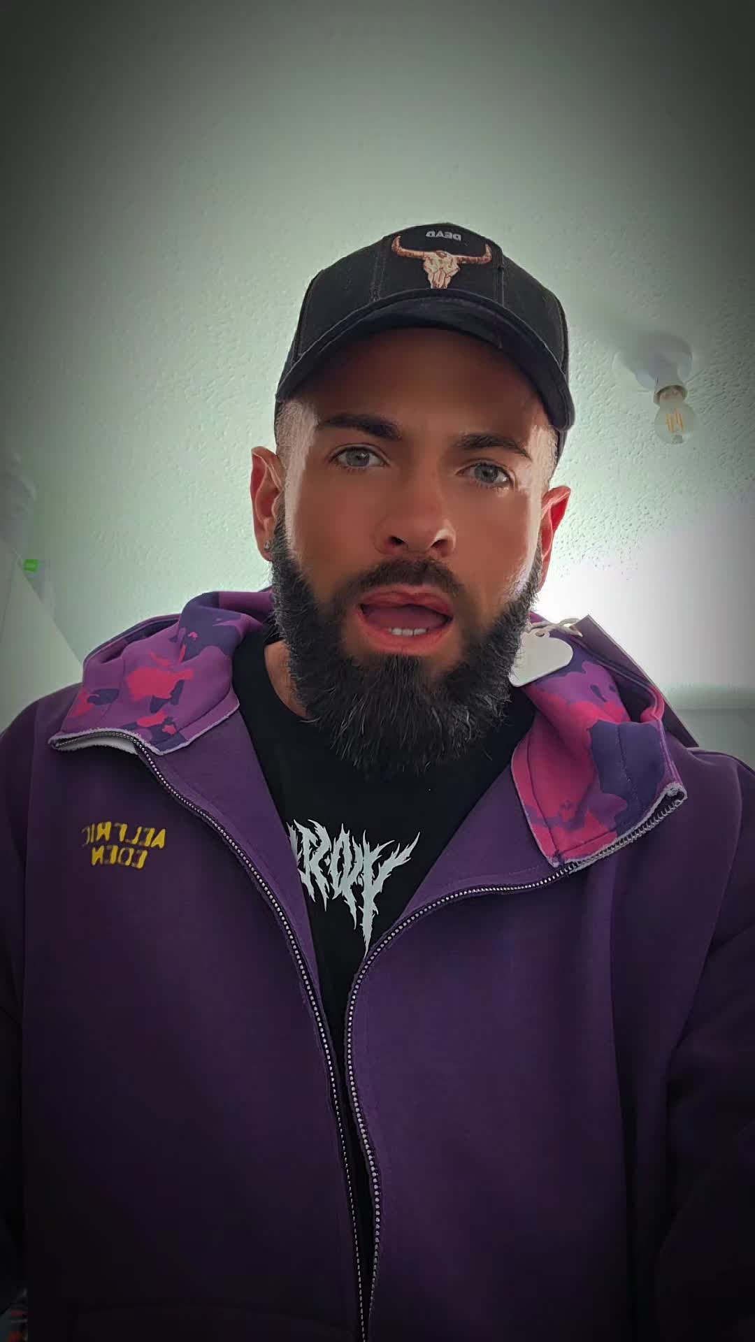 @Chris 🖤👑