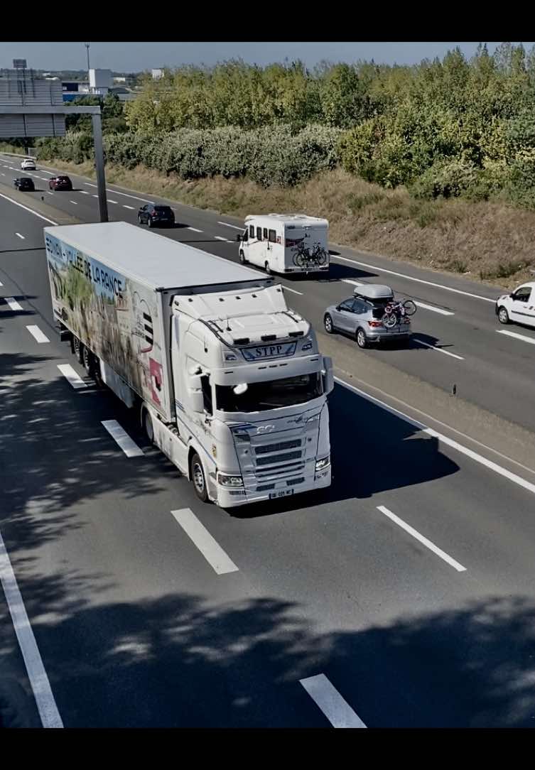 @LEOPNSX_TRUCKSPOTING🇫🇷🚨