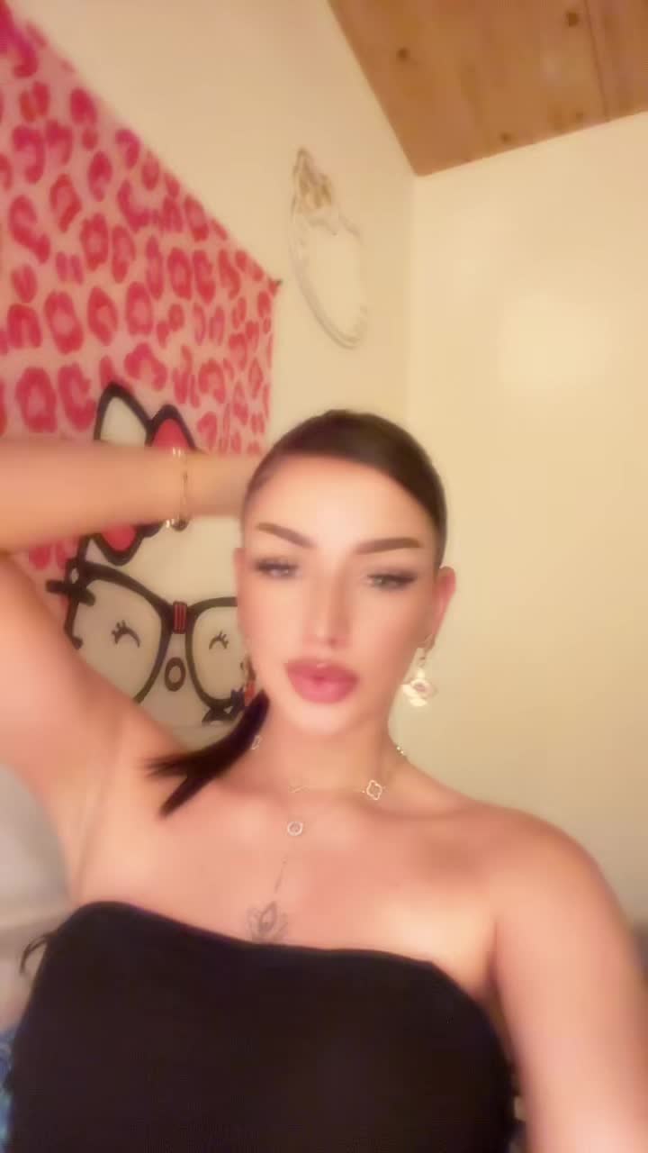 @Teodora 🧛🏼&zwj;♀️