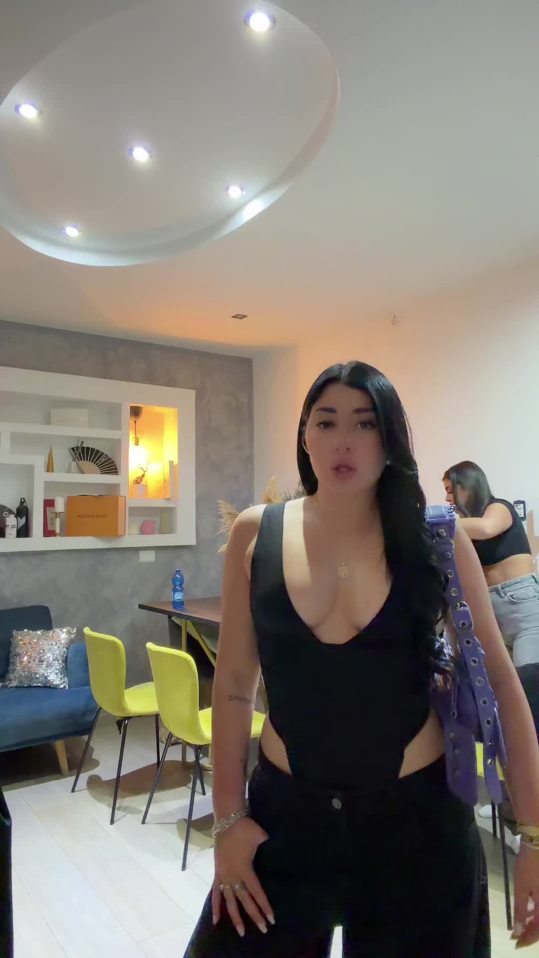 @♕