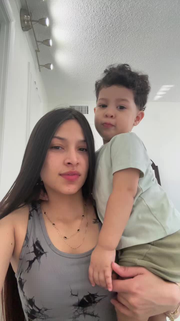 @leydiLaura