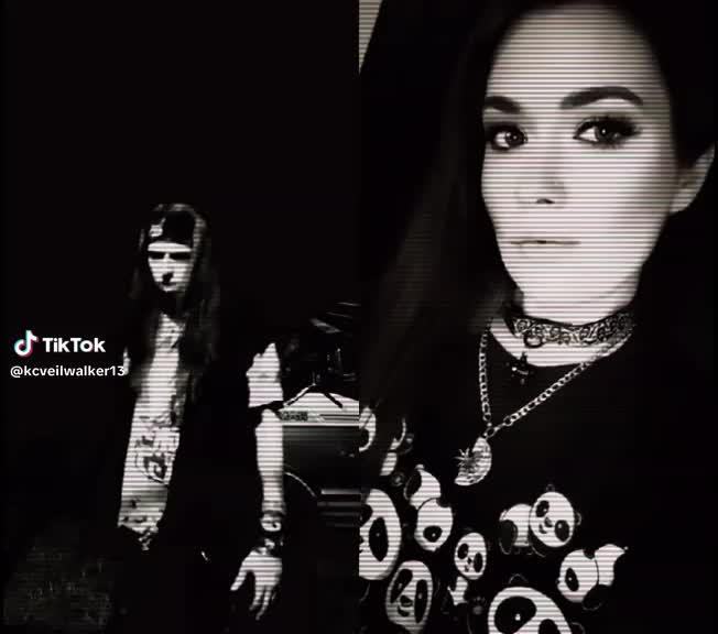 @🖤🩷EmoQueen🩷🖤