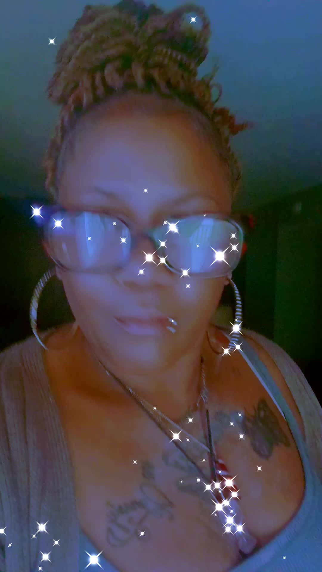 @(THE PRETTY PLUG ) UNEEK