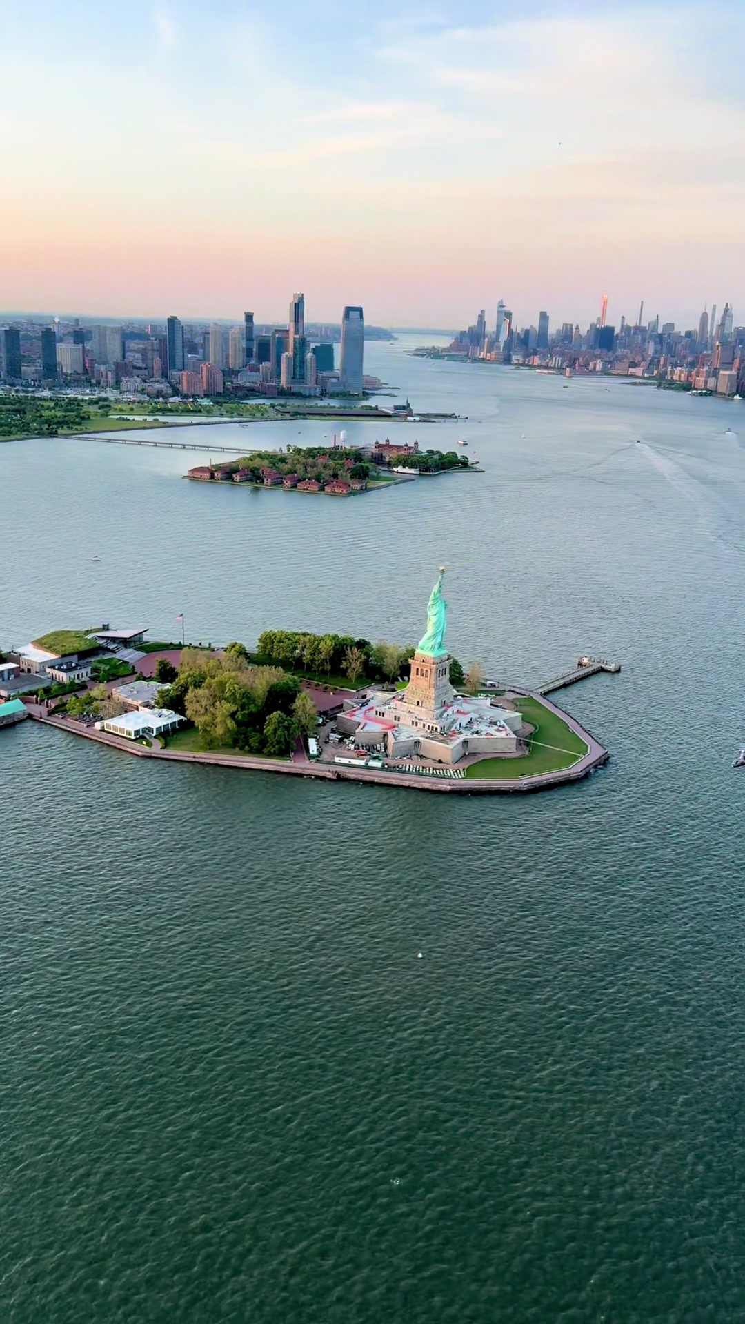 @FlyNYON