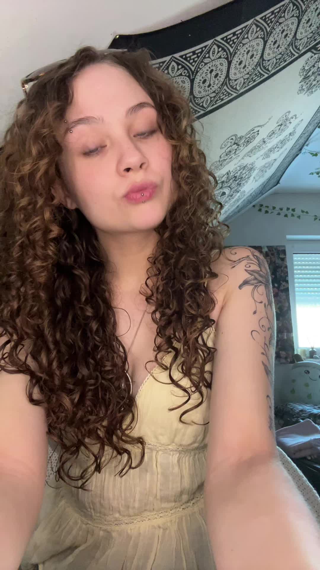 @vanessa_elly_