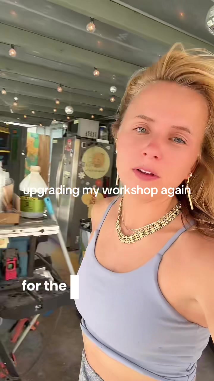 @Estelle ~ Building FL Van Life