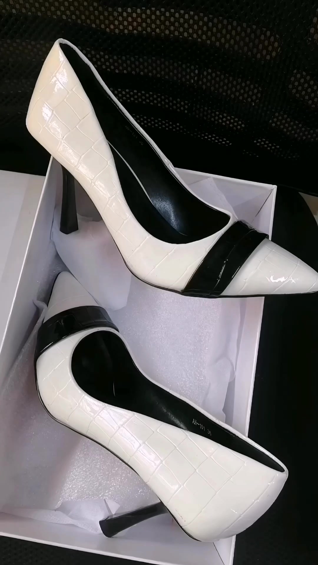@ANERI SHOEZ