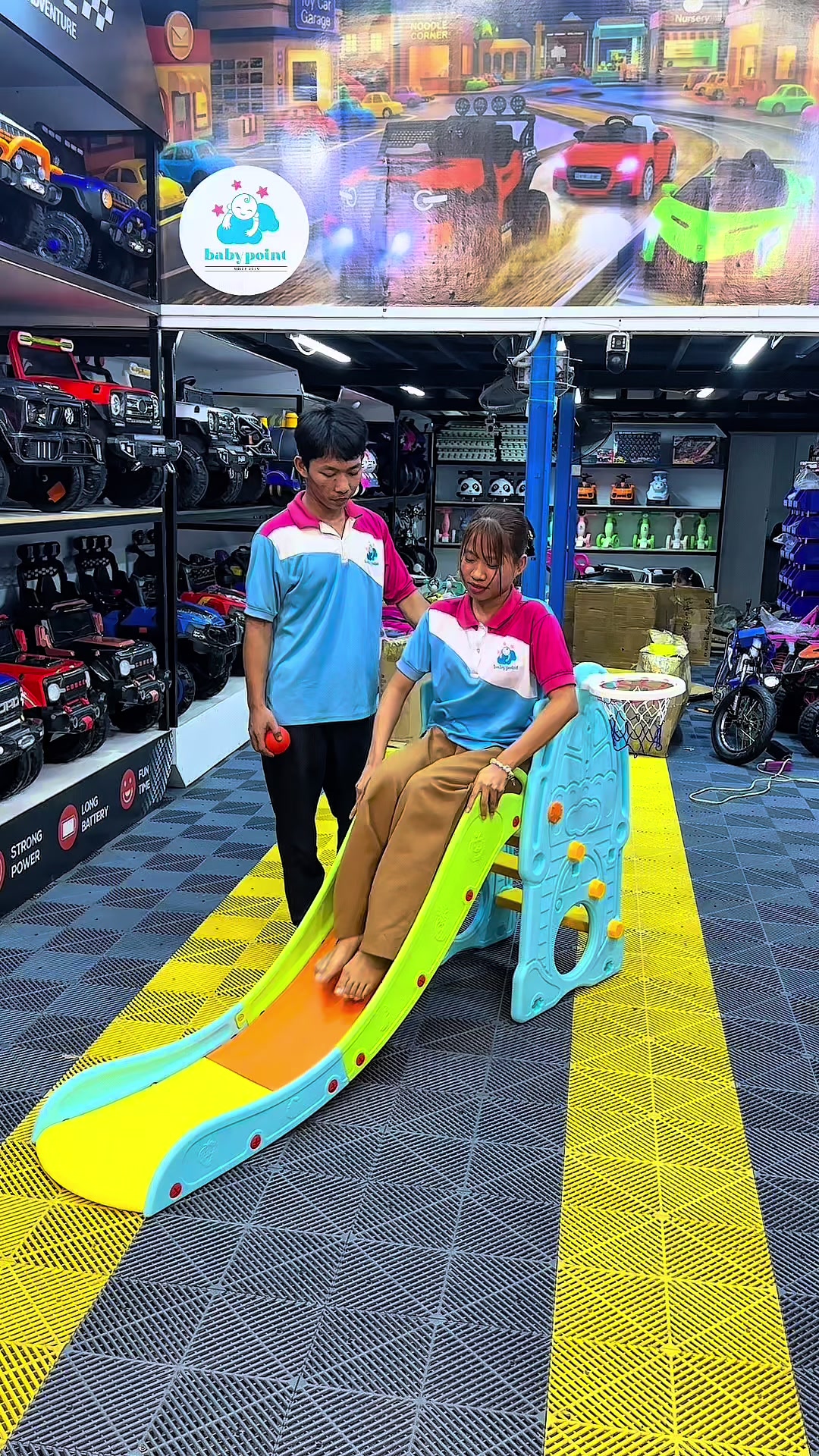 @Baby Point Kids Car Showroom