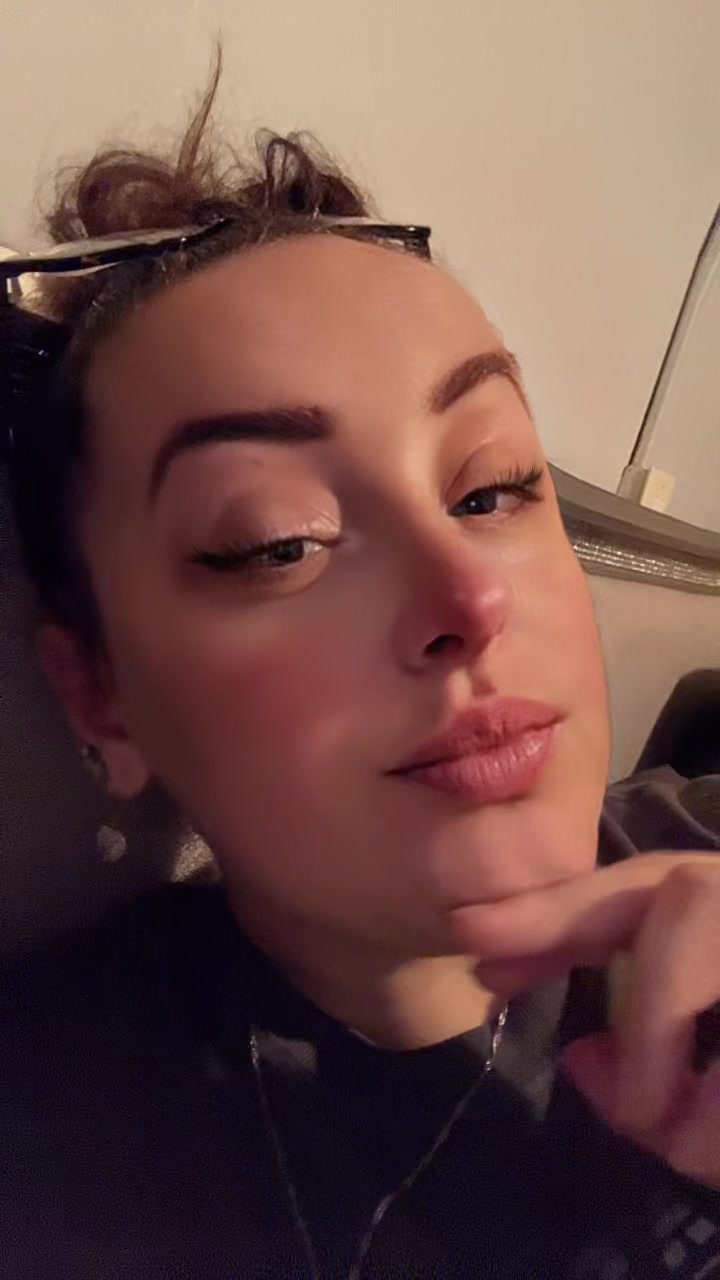 @JustASmallTownGirl🩷💜