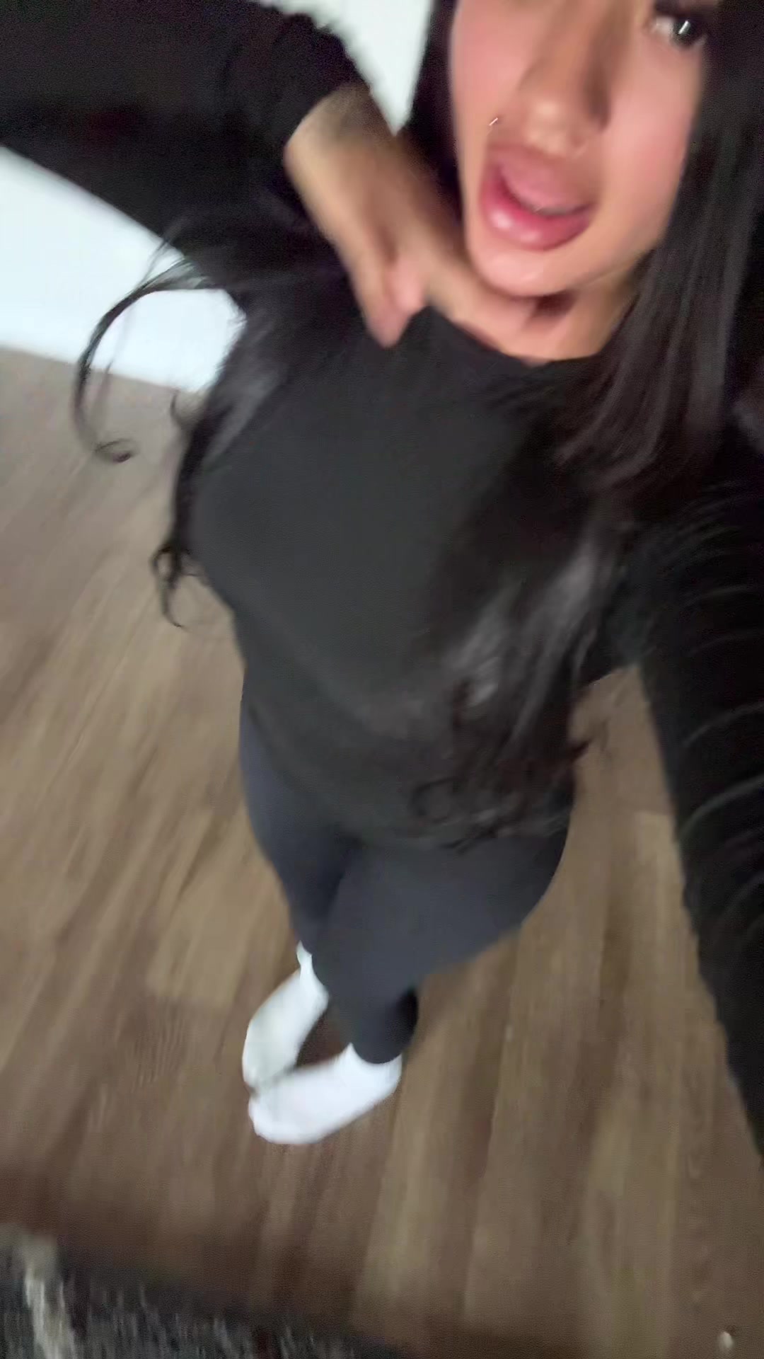 @𝑅 ✰