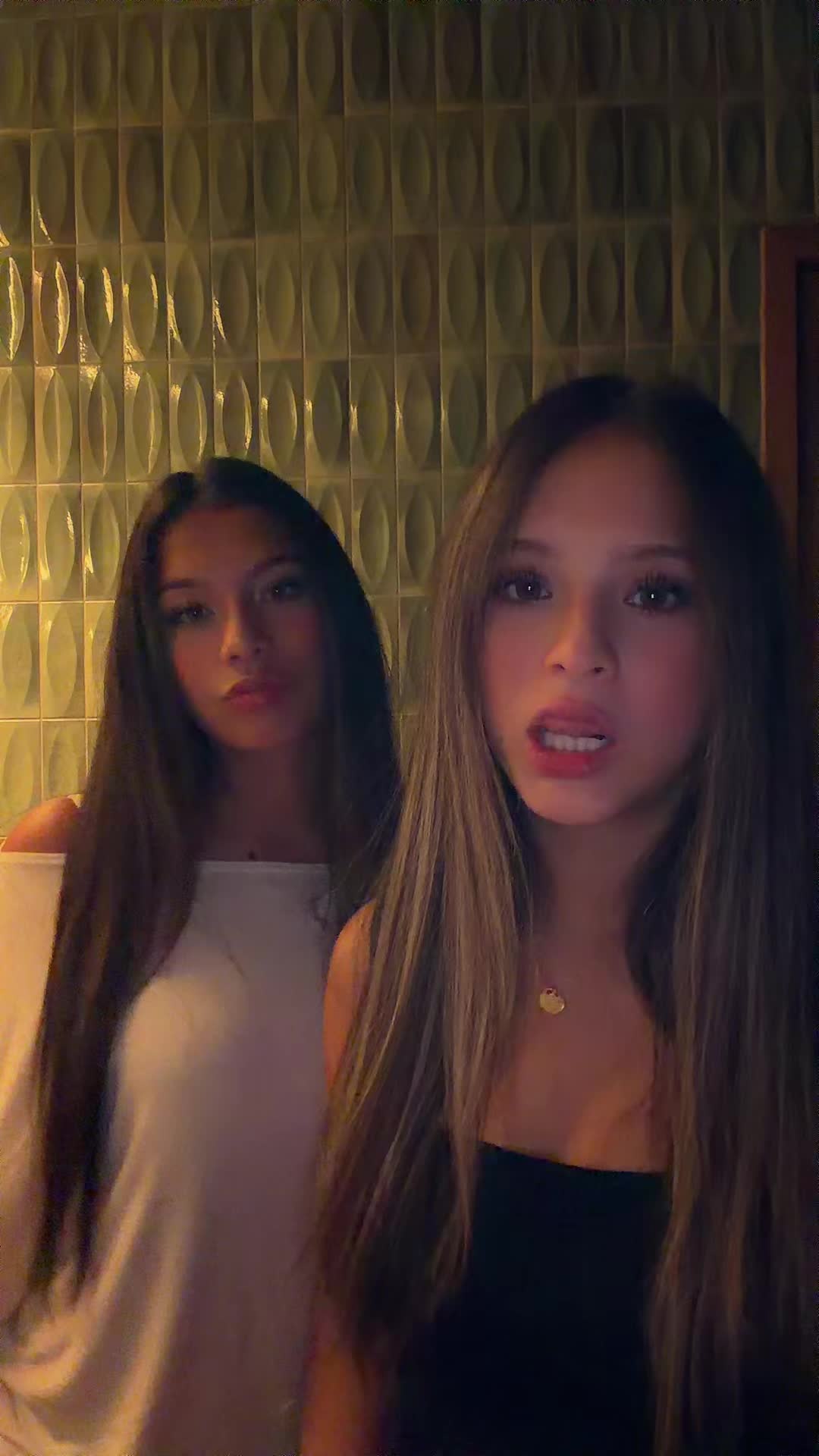 @anni