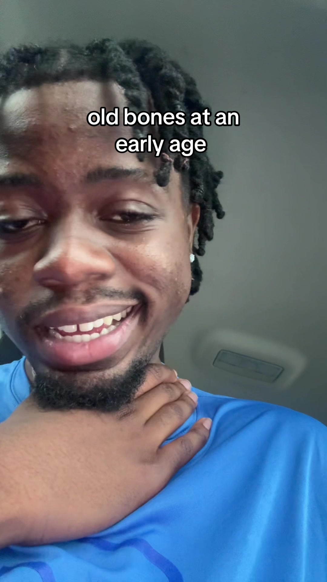 @moyoezzy