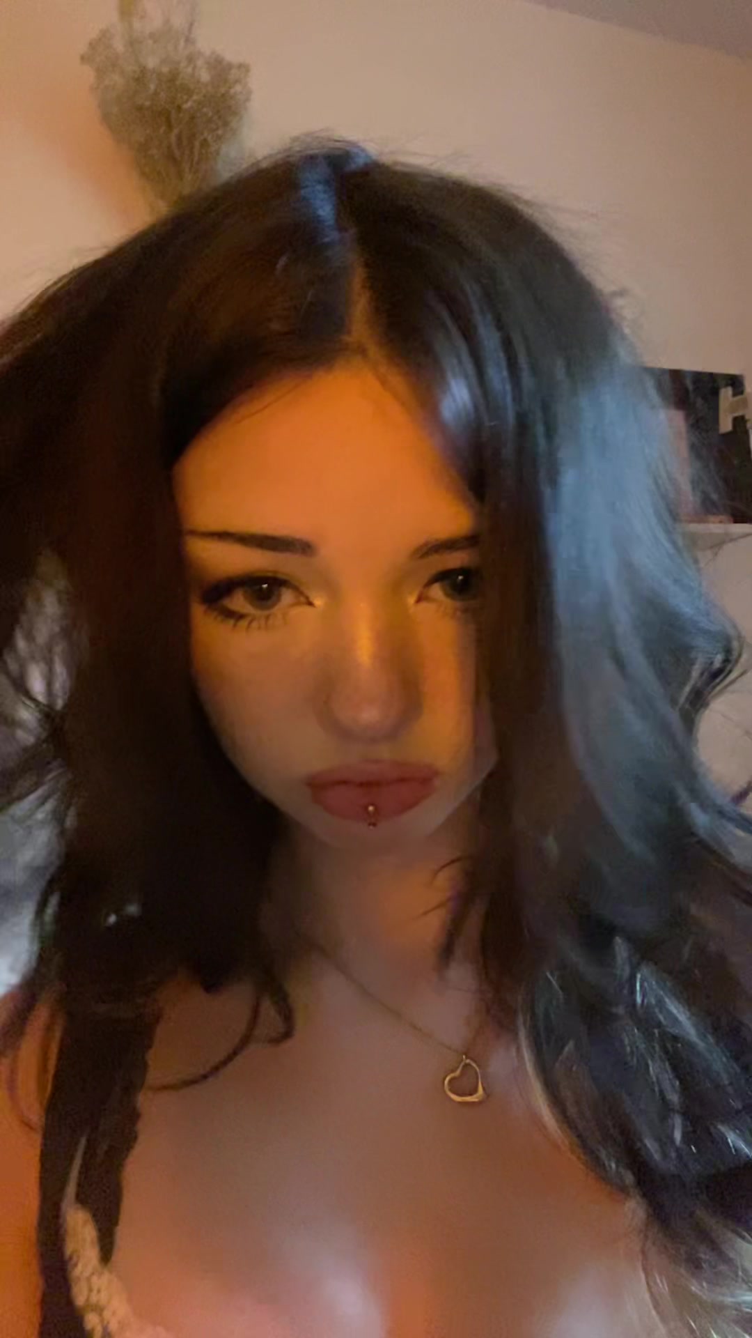 @⃟