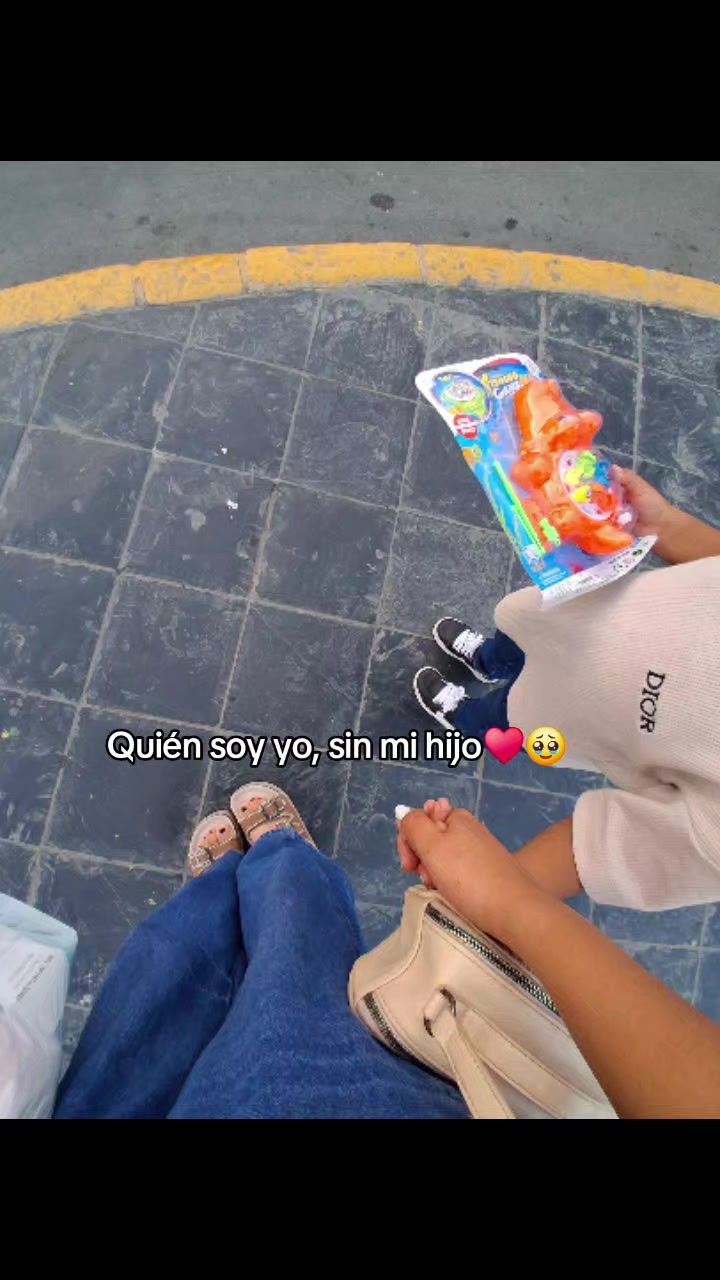 @ana saravia 48