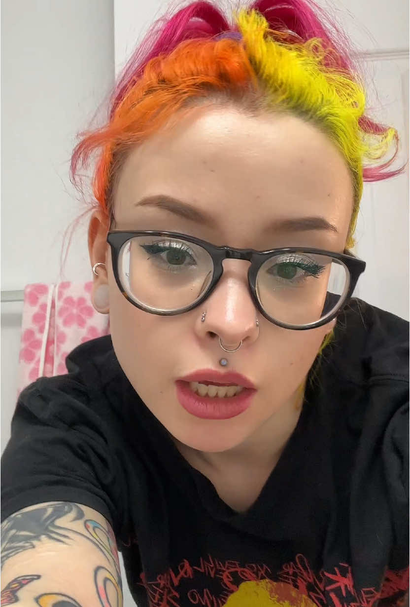 @laur.irl