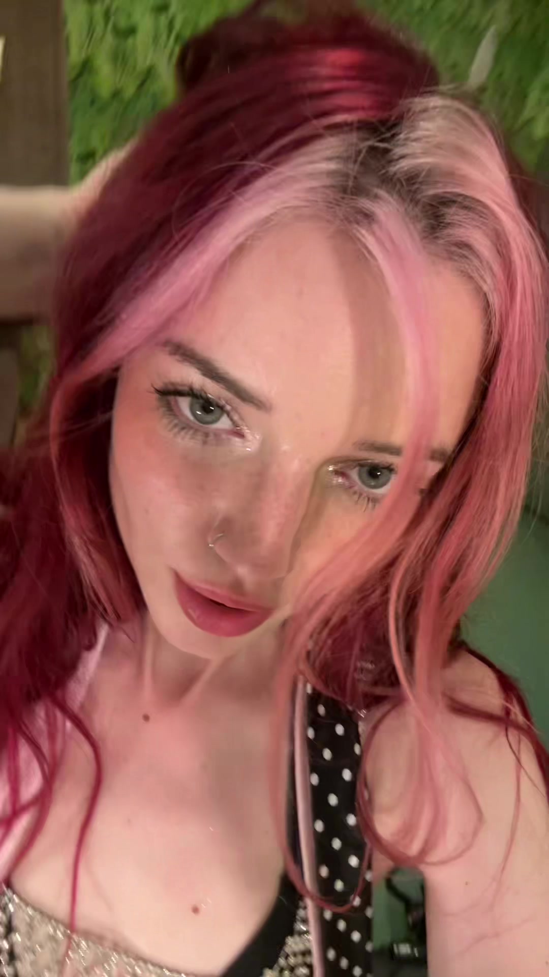 @VAN&Egrave;S