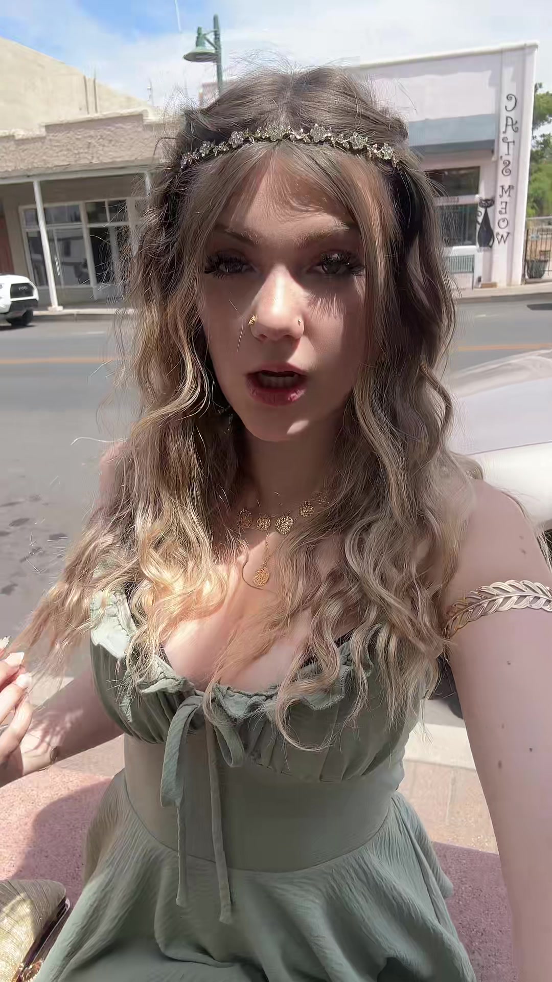 @❔