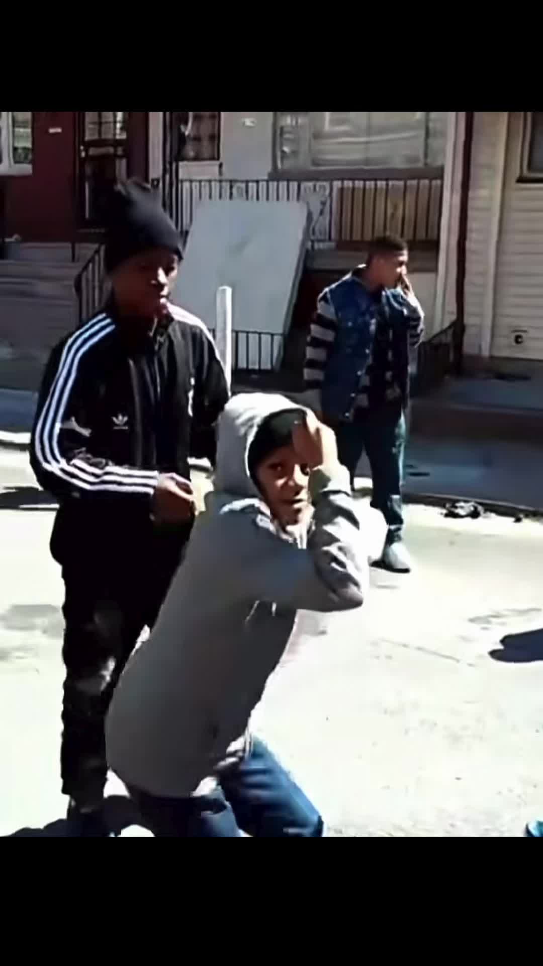 @. 🛹