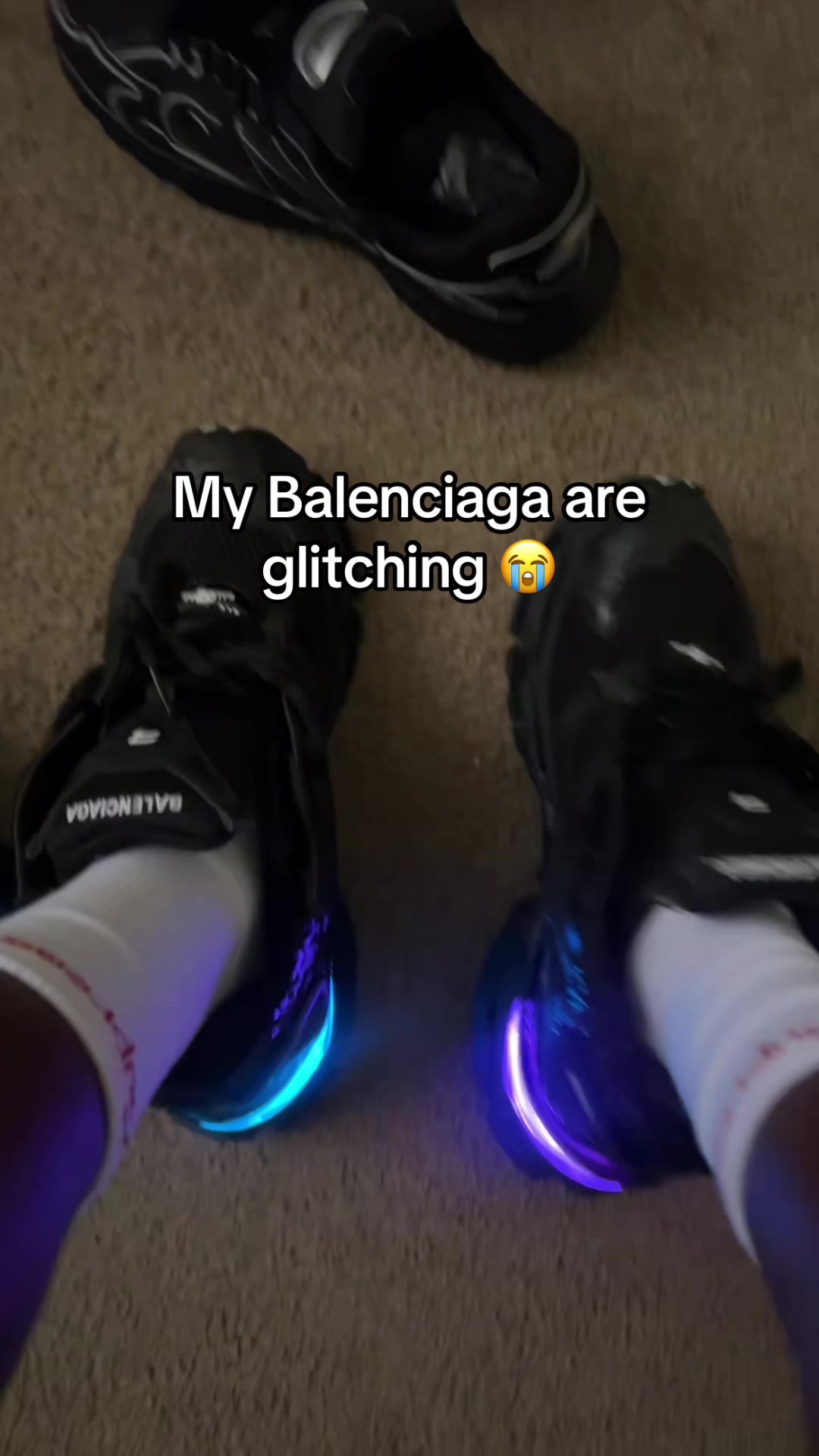 @️
