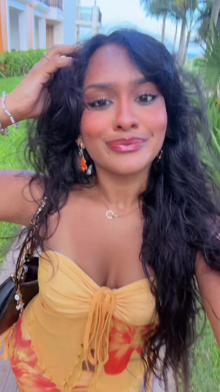 @rishika🎀