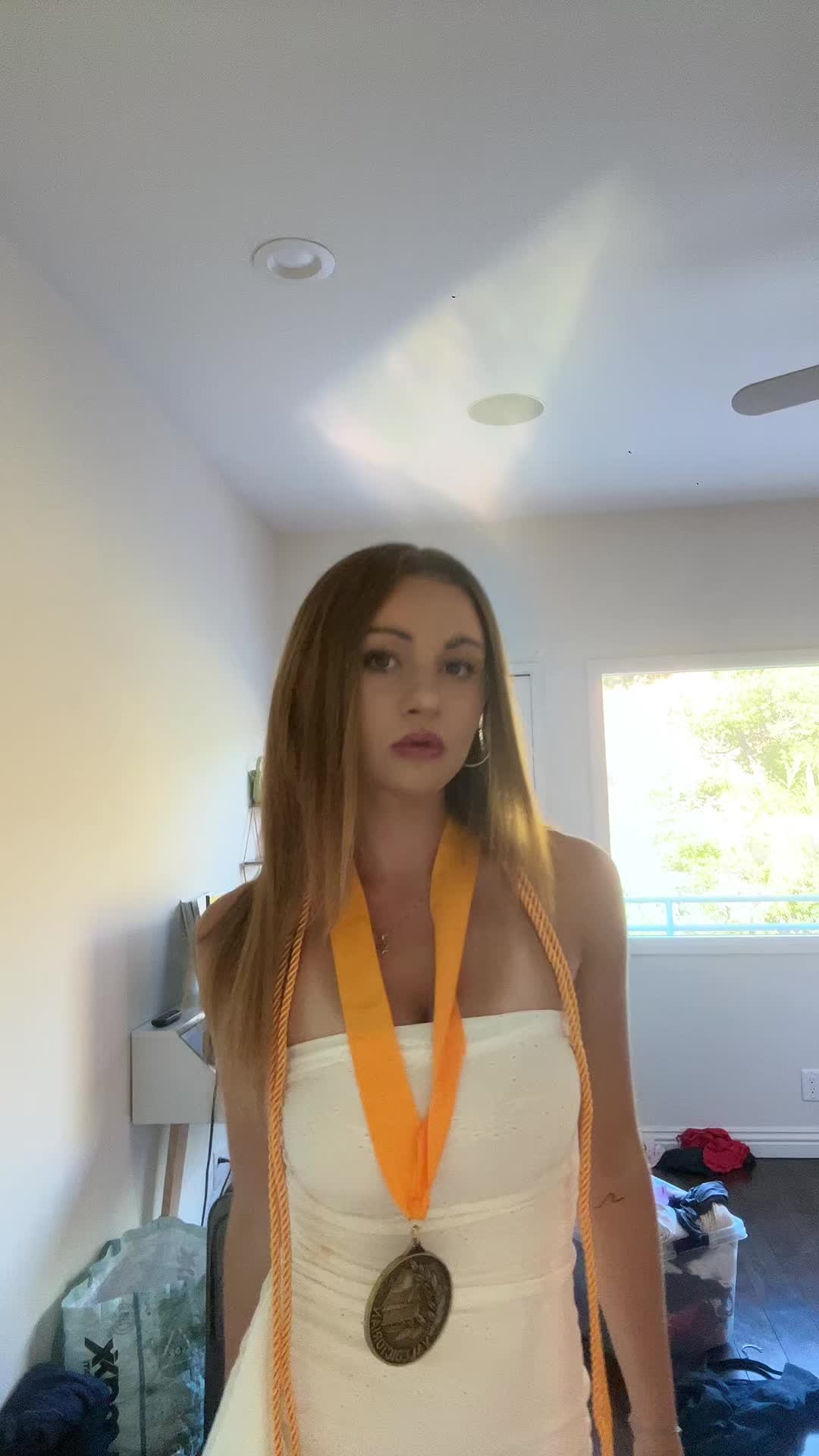 @?????