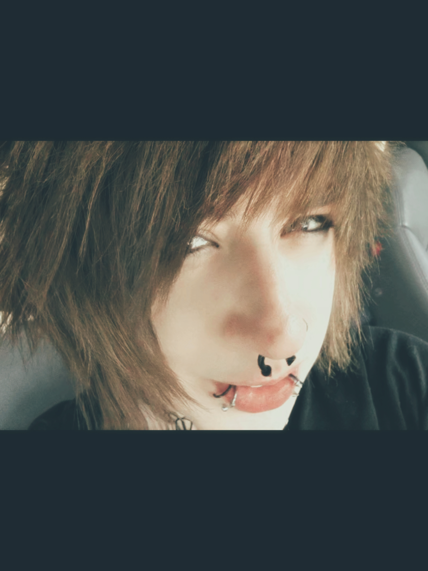 @☠︎︎ Kat ☠︎︎