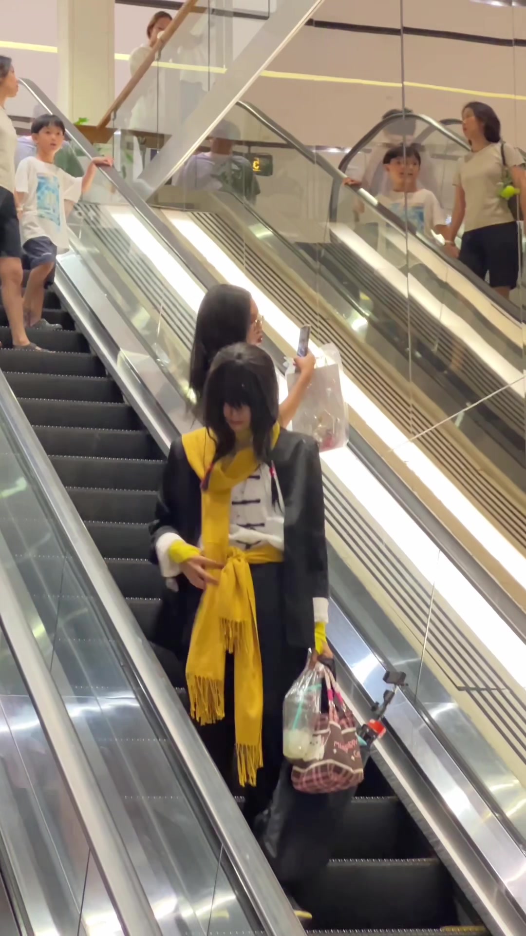 @緯如