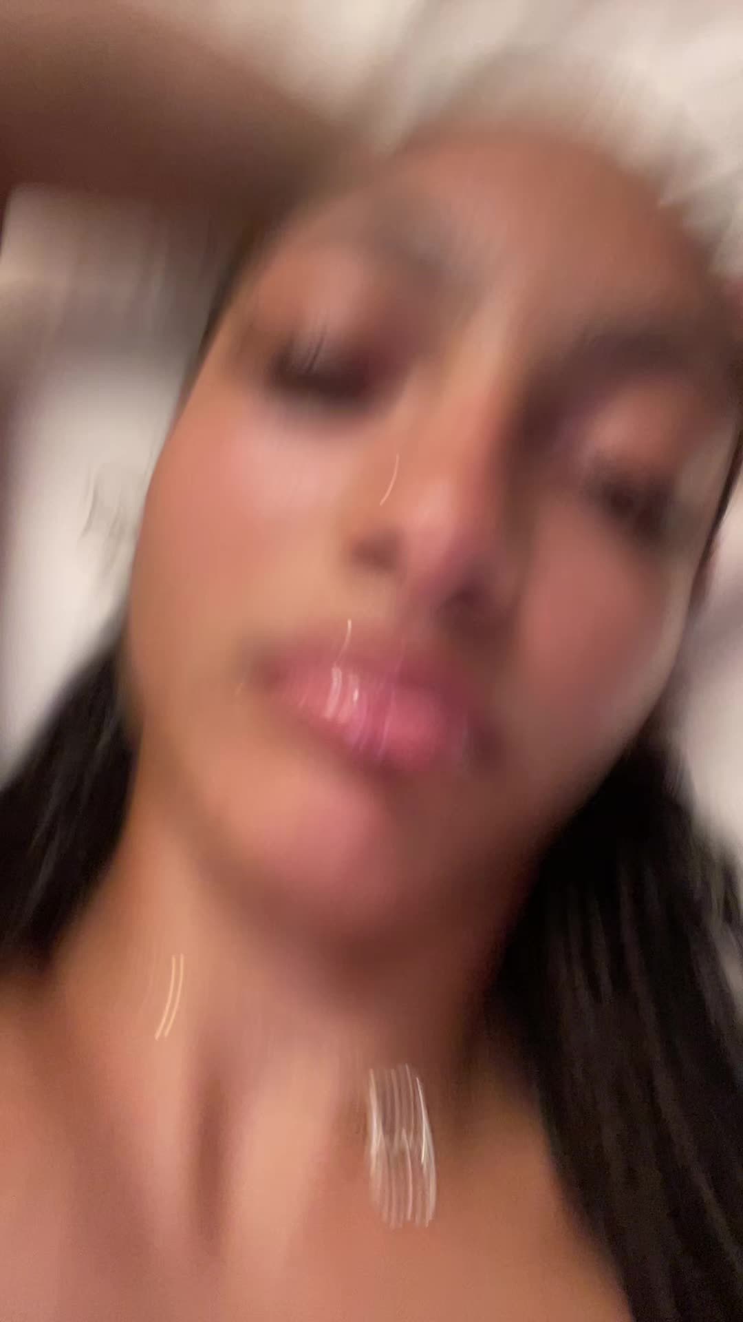 @sumlighskinwitglasses