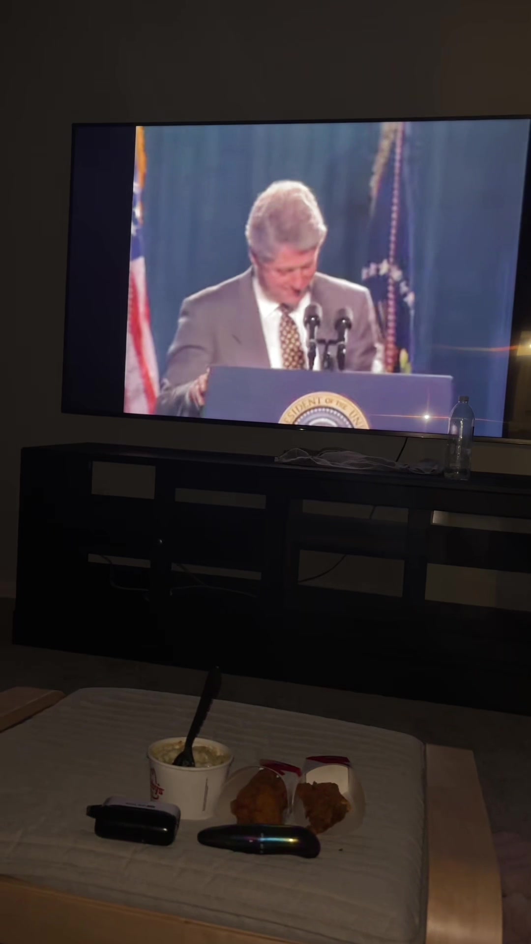 @billclintonrapevictim