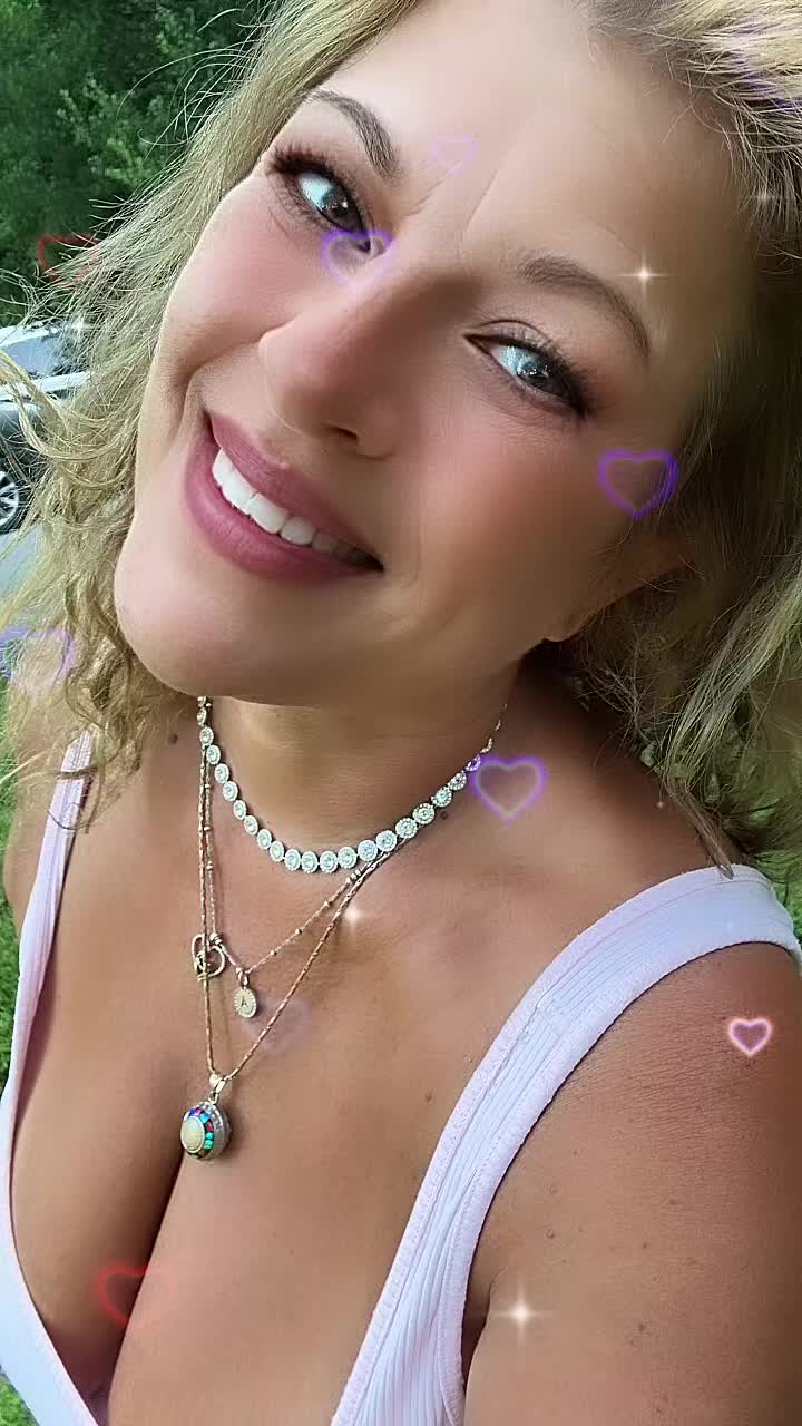 @April Rose 🌹