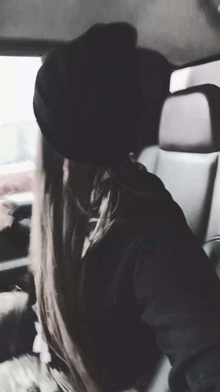 @Cₐₗₗmₑyₒᵤr𝓥𝓪𝓵𝓮𝓷𝓽𝓲𝓷𝓮🖤