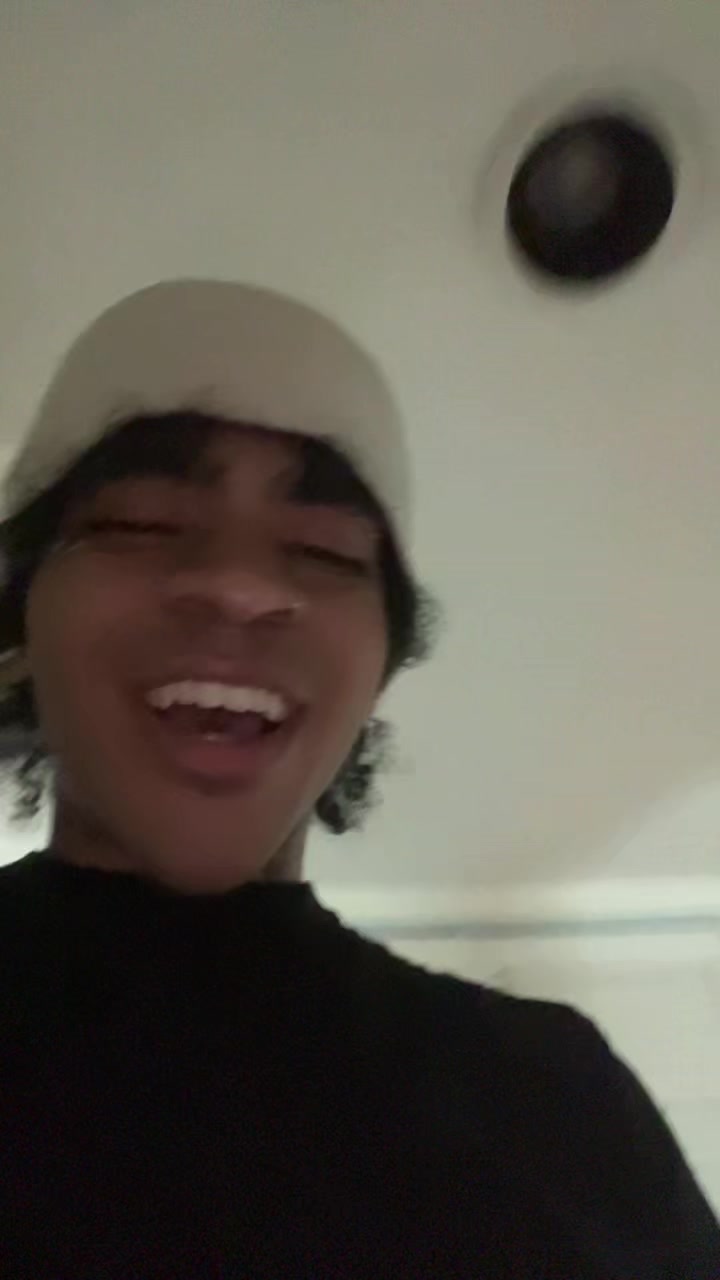 @Ewwwsix