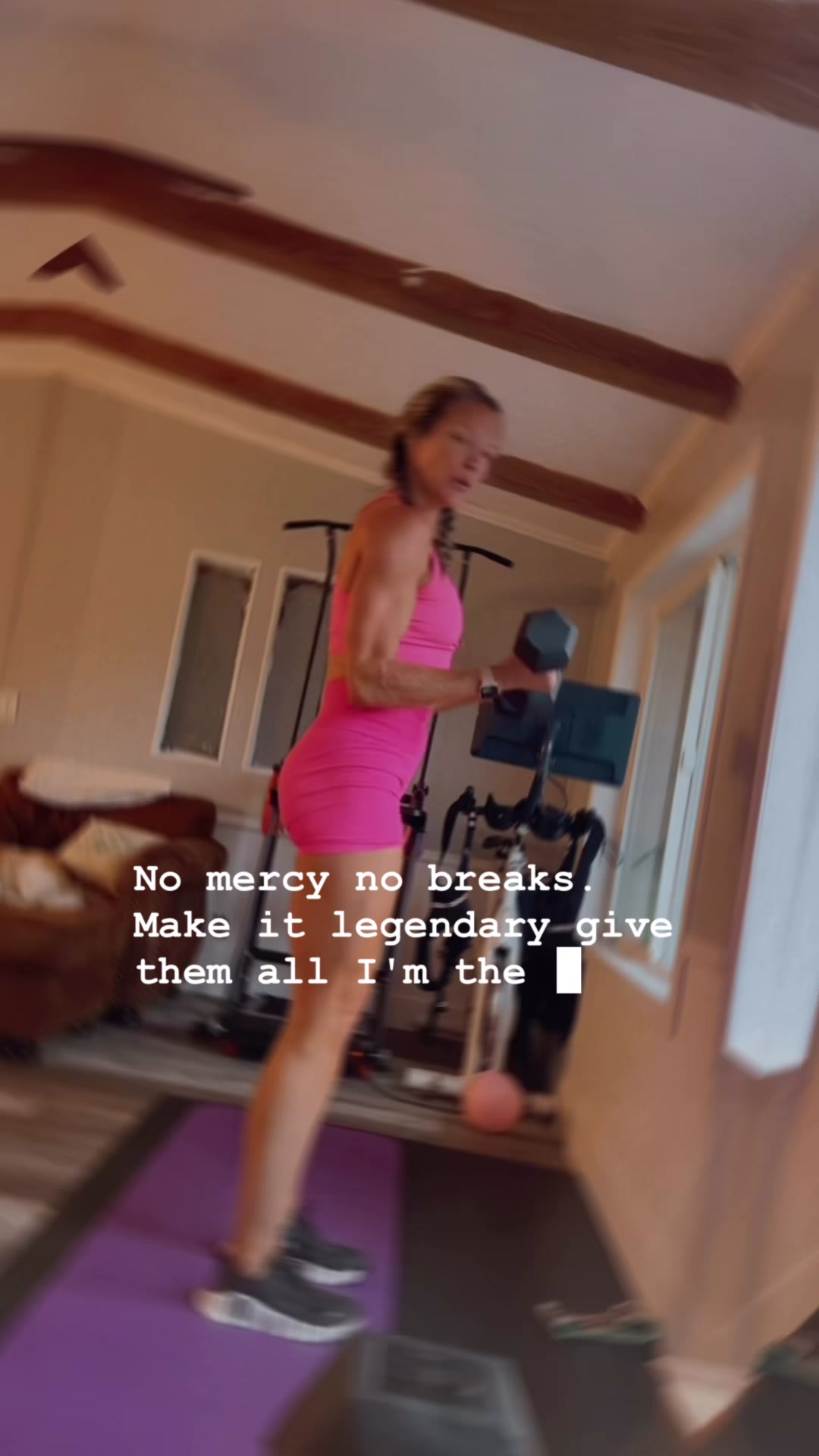 @happilyfitleslie