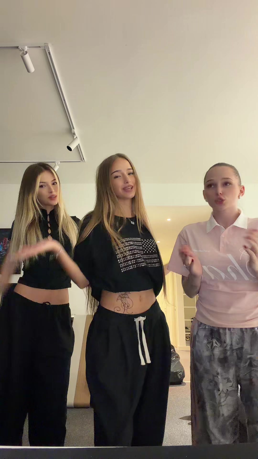 @𝑛𝑖𝑎ᢉ𐭩