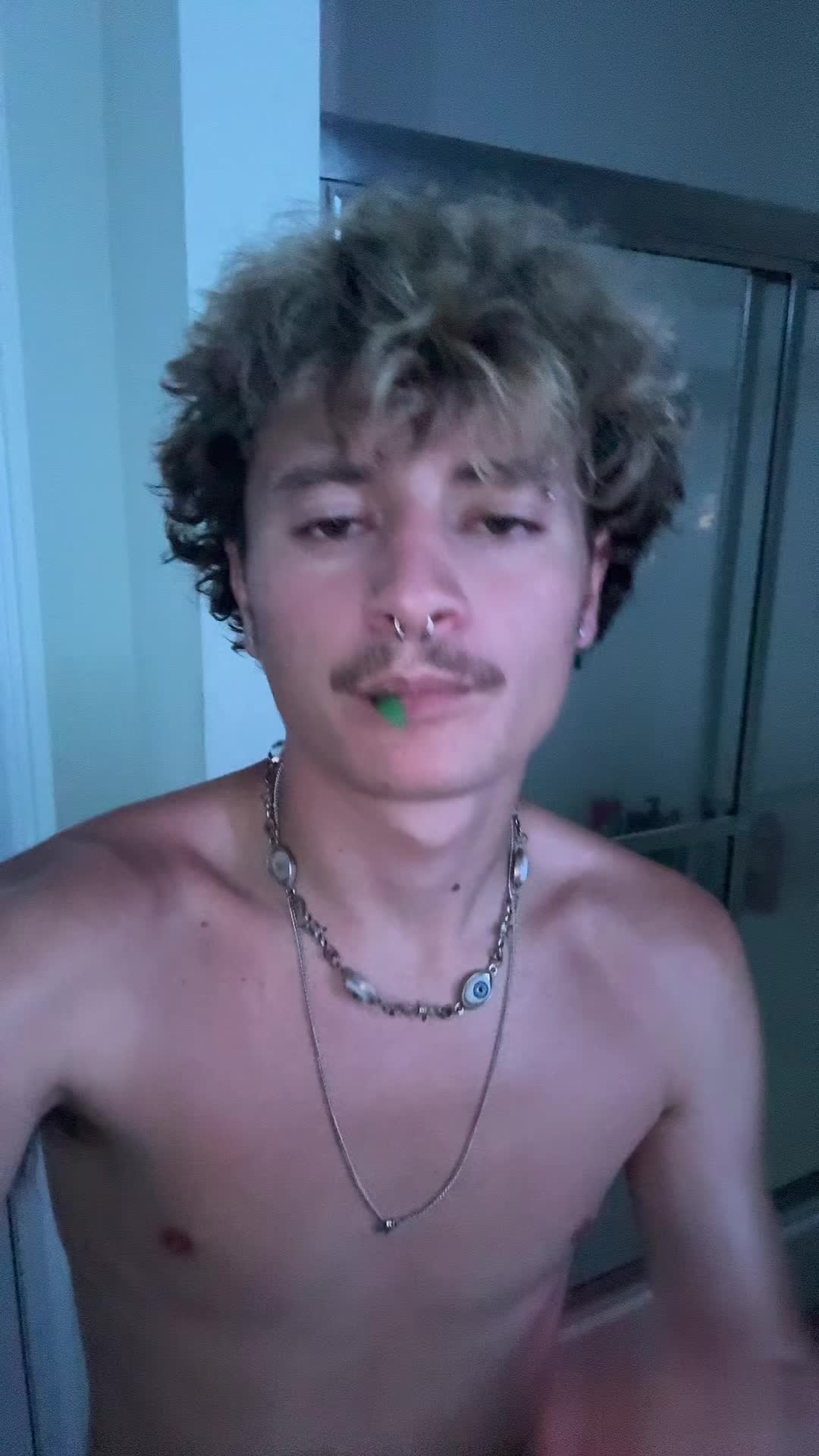 @?