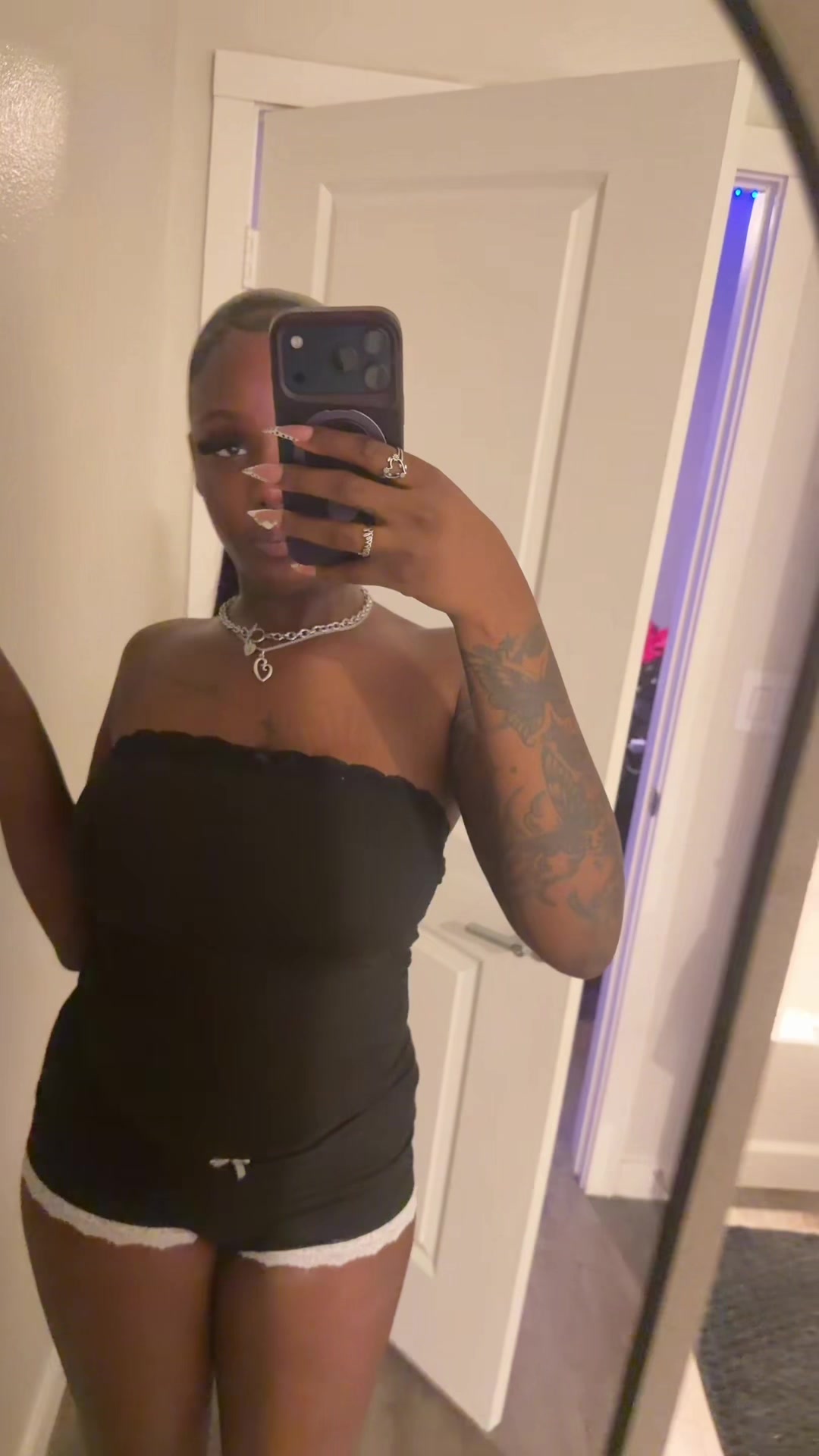 @lavishlylaay