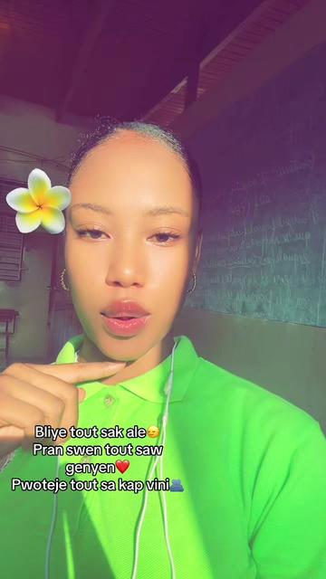 @𝓡𝓸𝓼𝓮-𝓛𝓪𝓾𝓻𝓮!🌸🧿