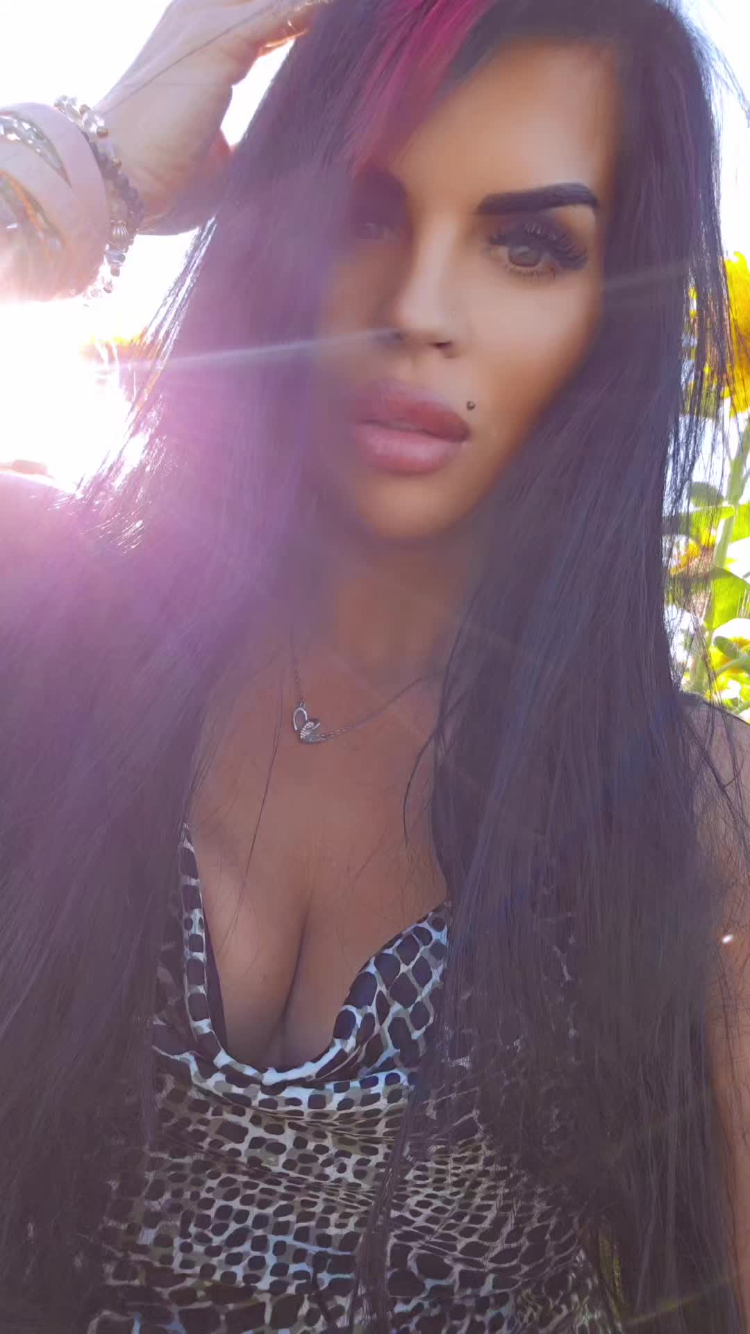 @_sindi_skandal_