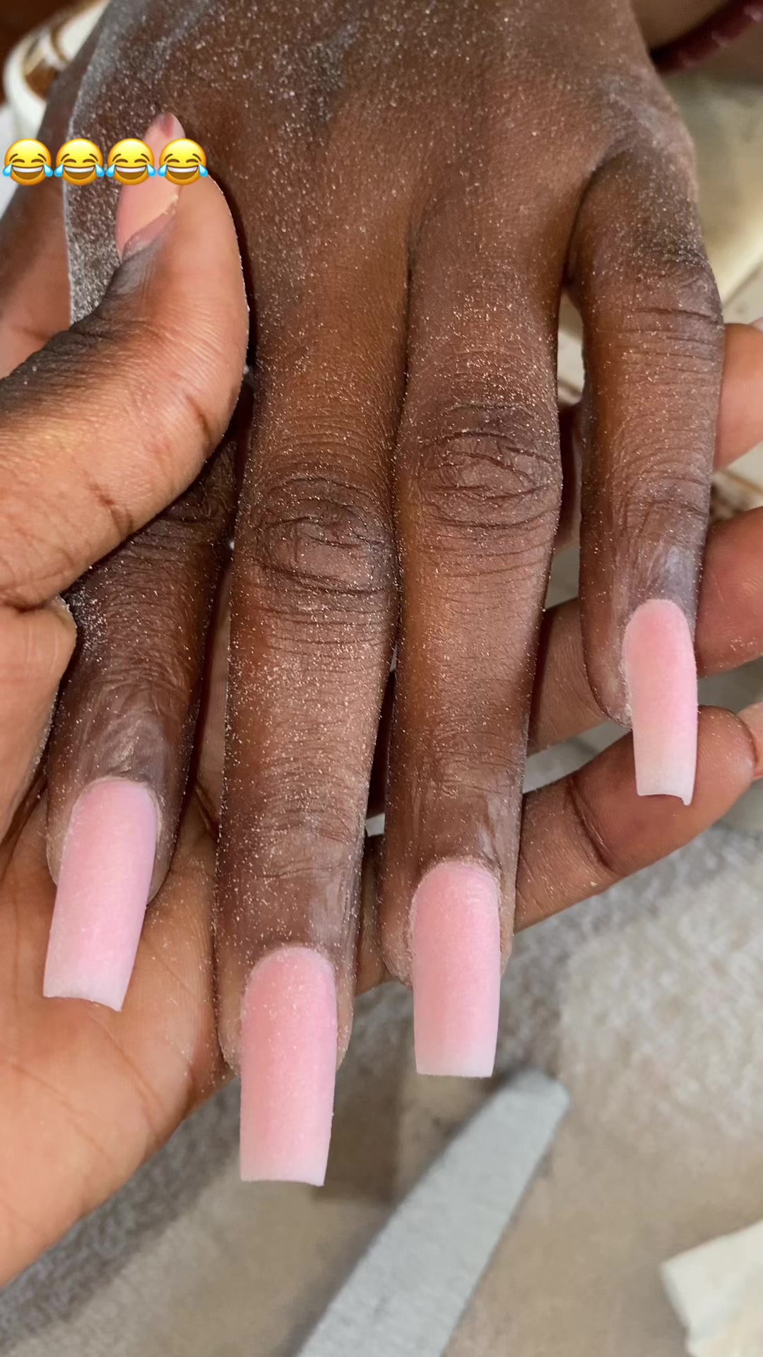 @NKM nail’s Maman na conteneur