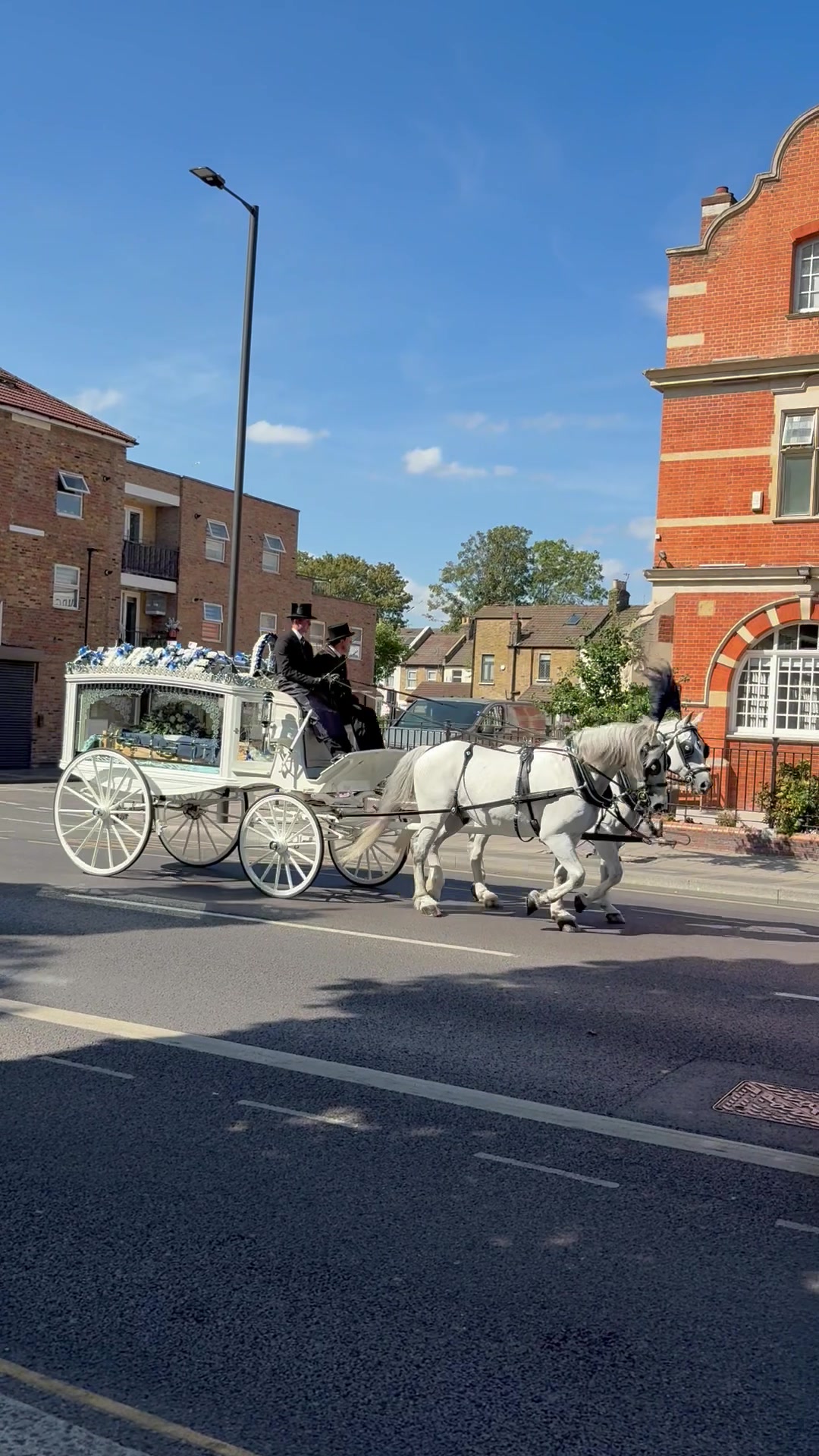 @serkızcay/LONDON
