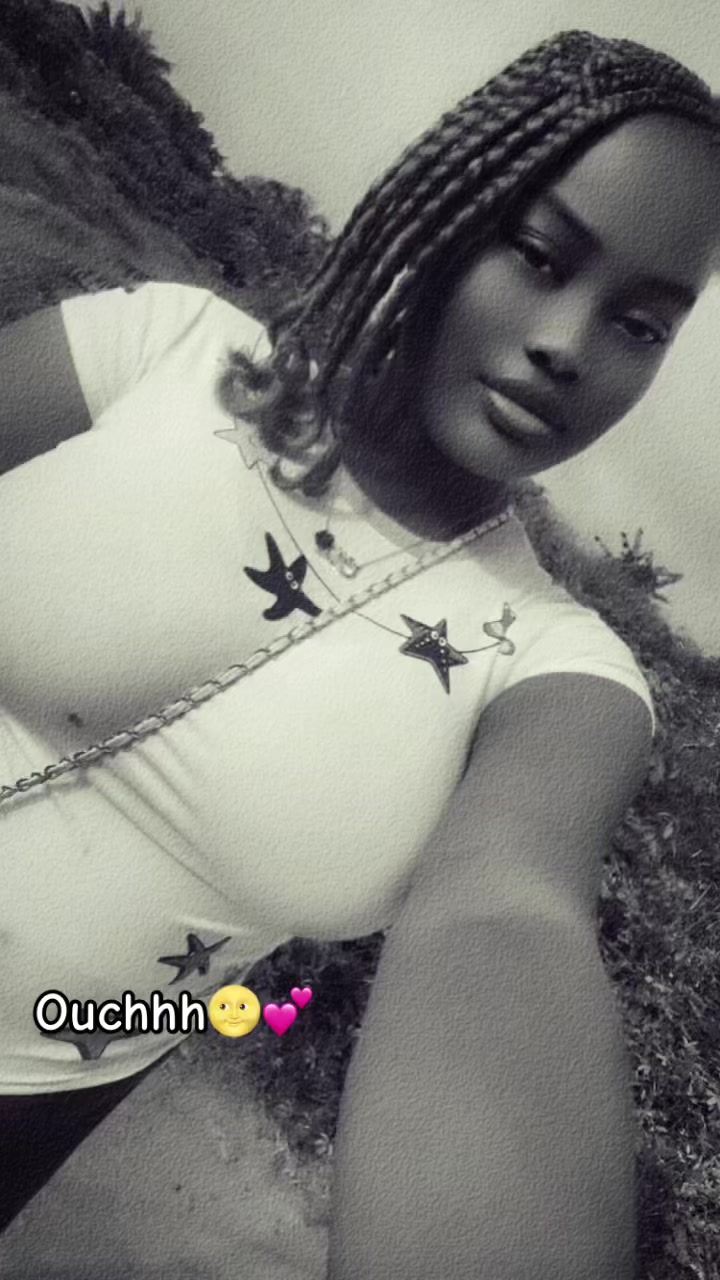 @𝕰𝖑𝖔𝖌𝖍𝖔𝖘𝖆 😞💕