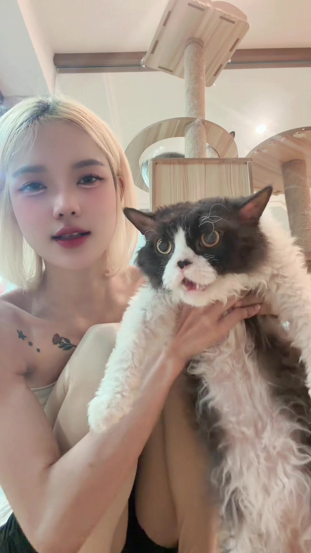 @យូ សៀវ មុី🤷♀️