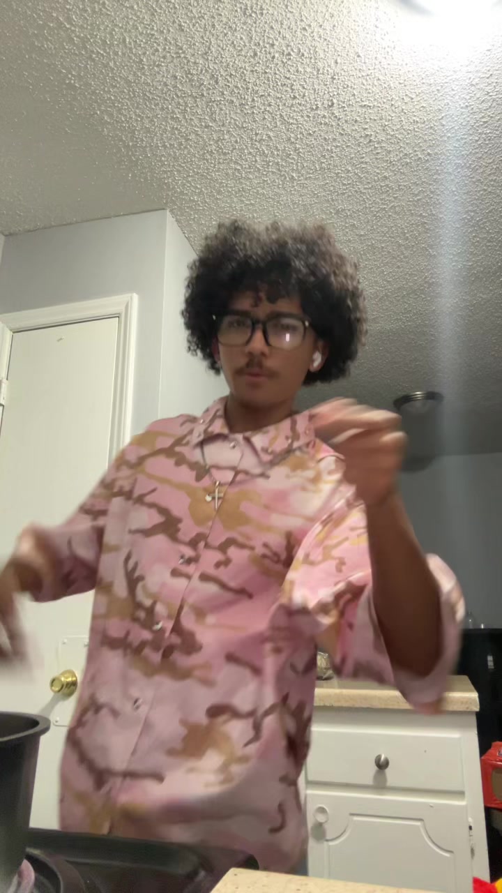 @ZxyFrmU2Me